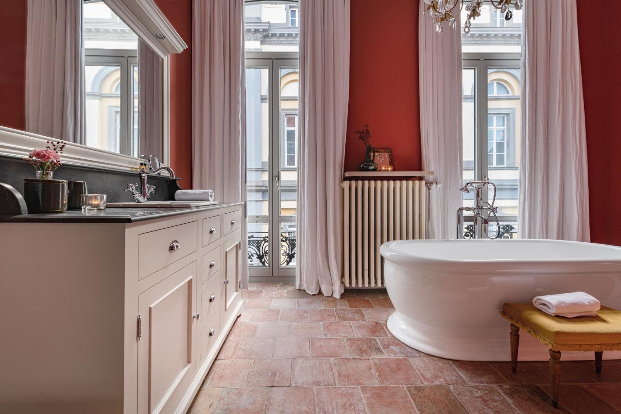 The Bank 1869 - Unique Guestrooms In The Historic Center Of Bruges Esterno foto