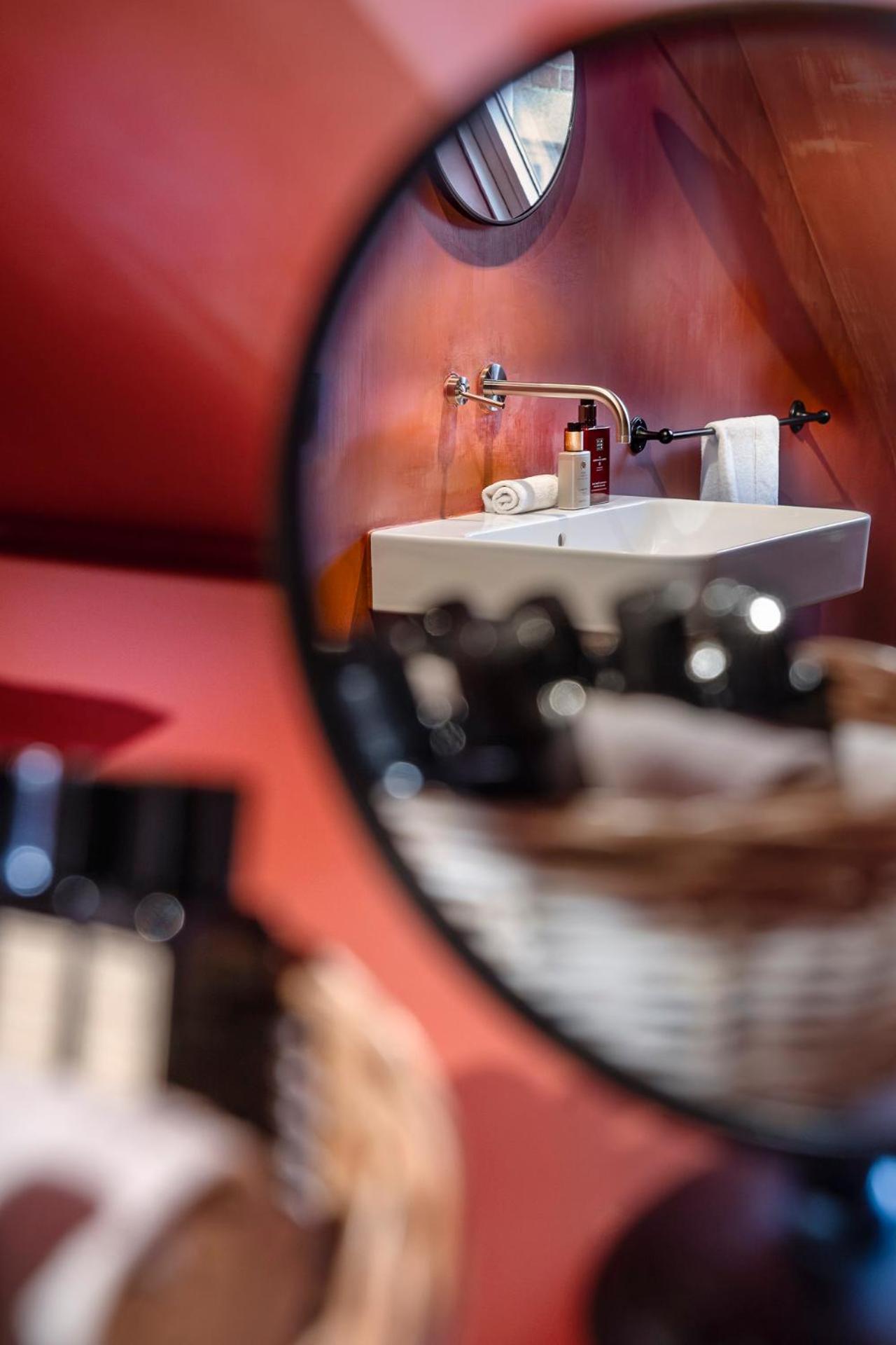 The Bank 1869 - Unique Guestrooms In The Historic Center Of Bruges Esterno foto